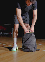 ギャラリービューアでビデオを読み込んで再生します。 
